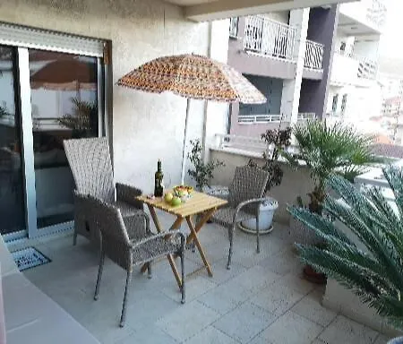 דירה Dvosoban Stan, Babin Do, Sa Garazom