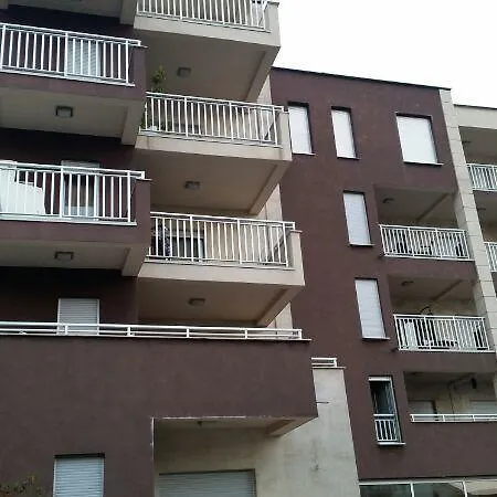 Dvosoban Stan, Babin Do, Sa Garazom דירה בודווה
