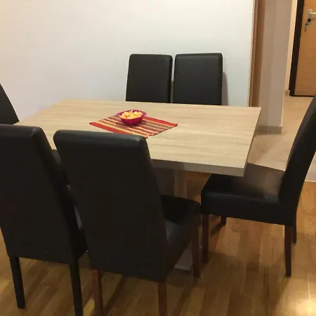 דירה Dvosoban Stan, Babin Do, Sa Garazom *